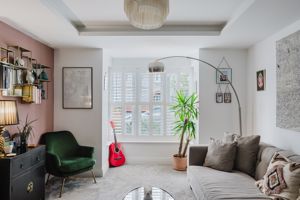 Lounge Bay- click for photo gallery